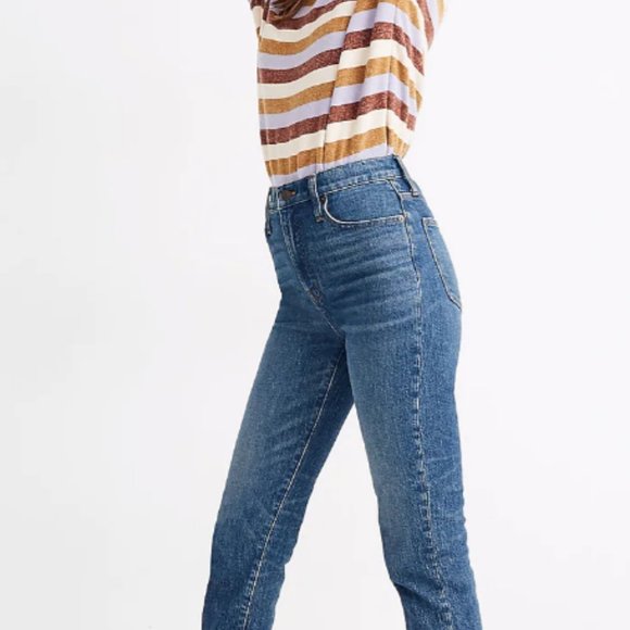 Madewell Tall Classic Straight Jeans in Coldbrook Wash, Size 29T - Picture 5 of 10